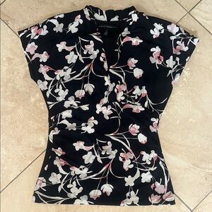 White House Black Market floral top. Lined.